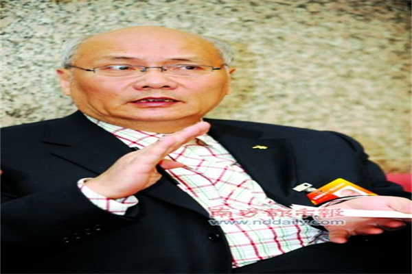 港股低开高走持续拉升,恒生科技指数涨幅扩大至2%,中芯国际涨超7%,华虹半导体涨超5%,哔哩哔哩涨超4%